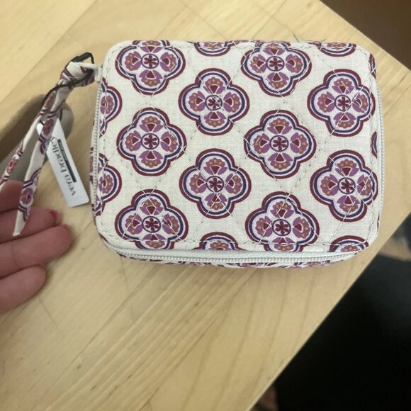 Vera Bradley Travel Pill Case, 8 Slots Lavender Geo New❤️NWT - Picture 1 of 6